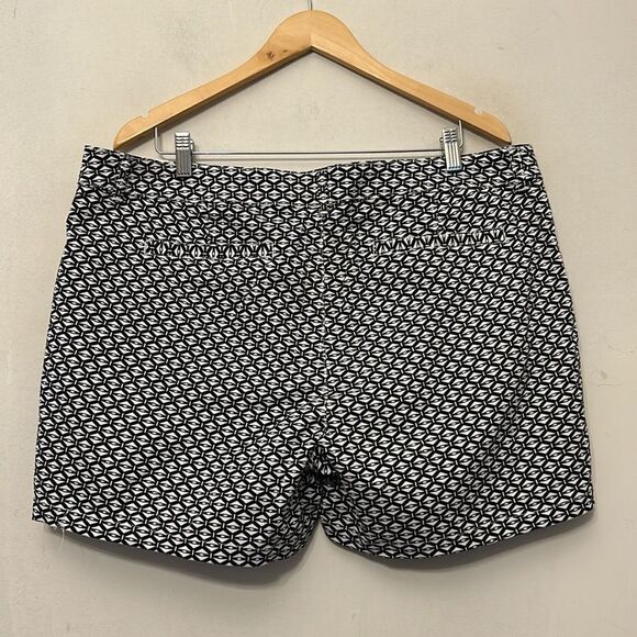 ana black white geometric pattern twill shorts Size 18 New - Picture 6 of 11